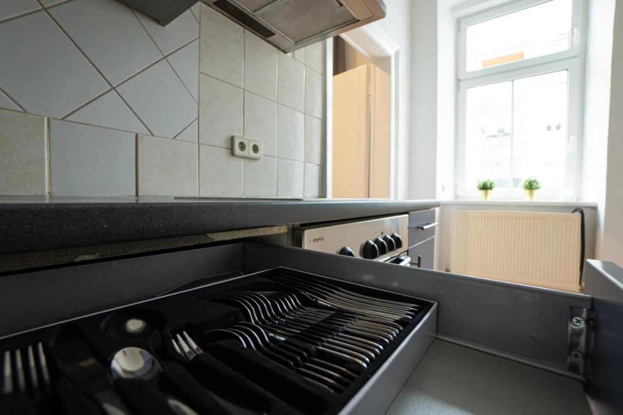 Lovely 1-Bedroom Apartment Next To Praterstern فيينا المظهر الخارجي الصورة